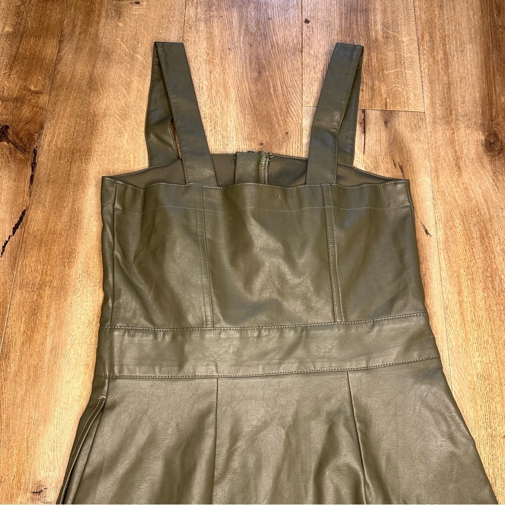 NWT Wild Fable Faux Leather Zip Front Pinafore Olive Dress Size XXSmall - Picture 7 of 12